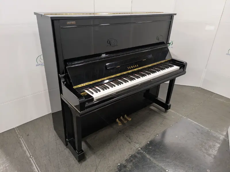 写真：YAMAHA U30AS