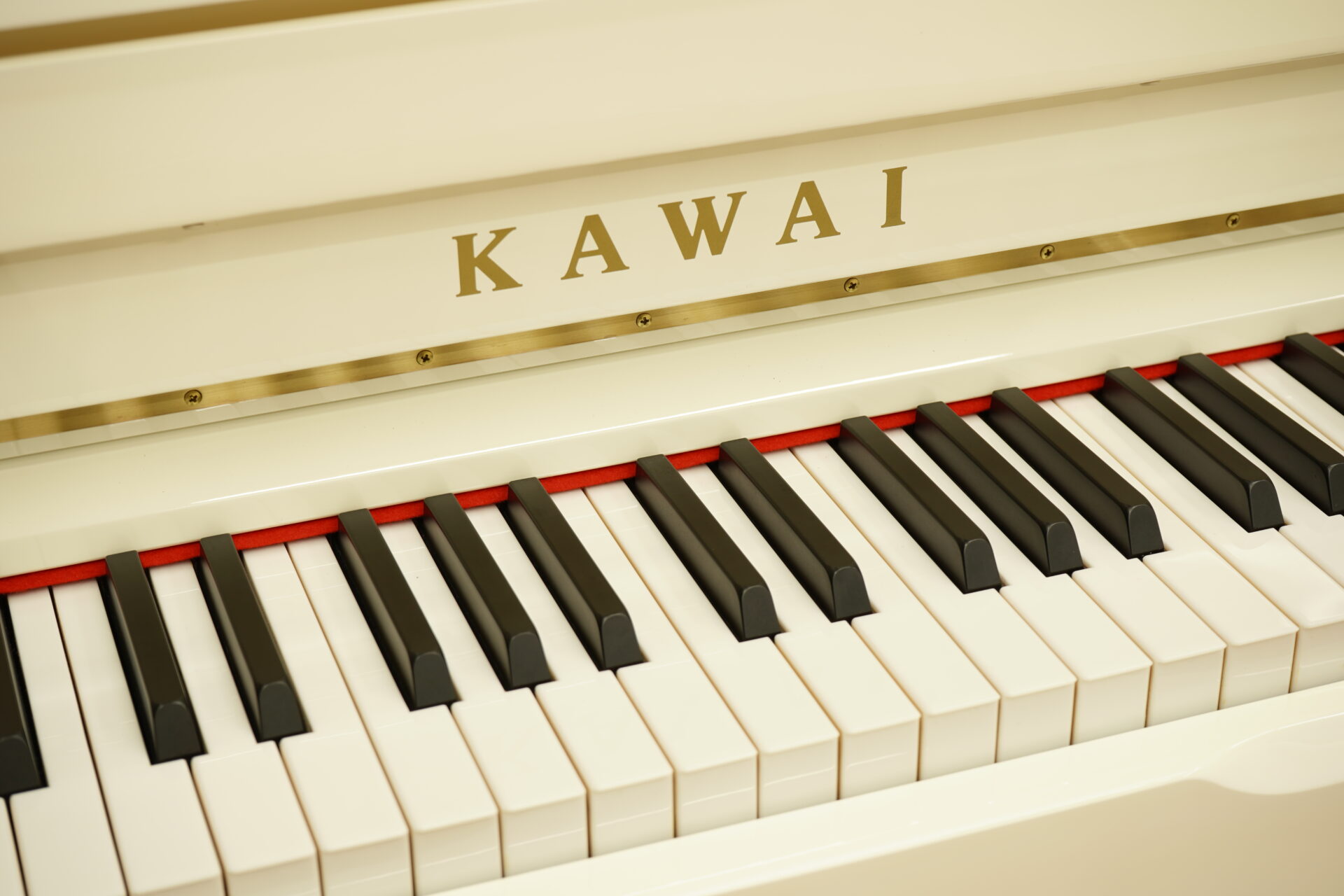 超価格、カワイk-2 人気のコンパクトピアノ、安心スローダウン鍵盤蓋♪