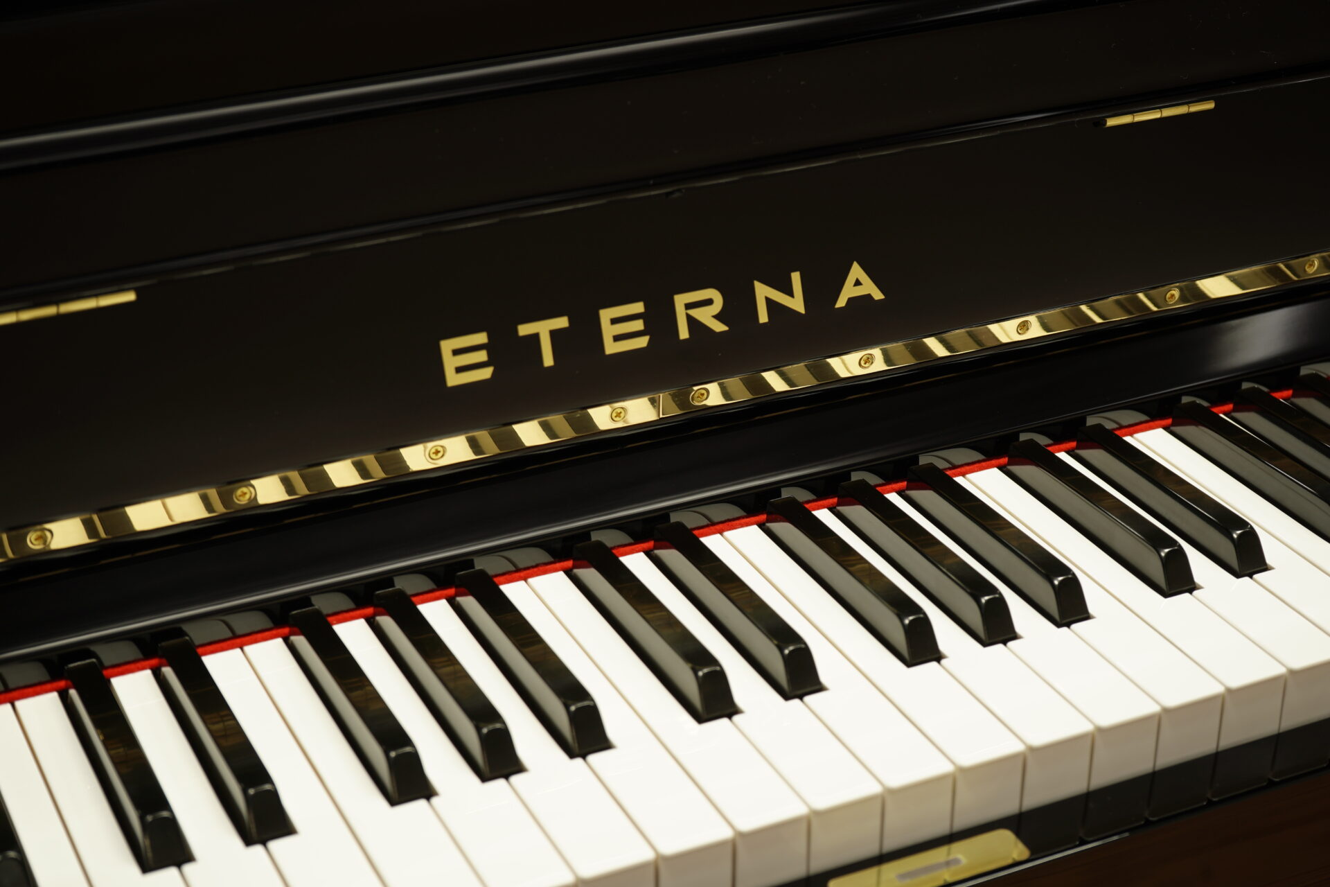 アップライトピアノ ETERNA - 鍵盤楽器、ピアノ